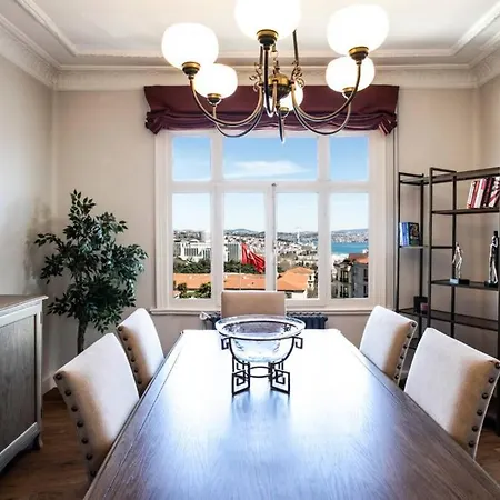 Stunning Bosphorus View & Historical By Deniz Suites Lejlighed *