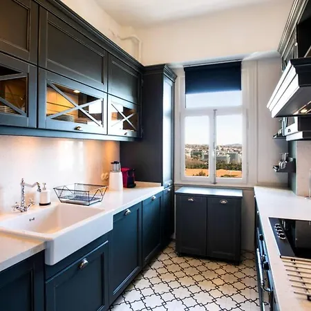 Stunning Bosphorus View & Historical By Deniz Suites *