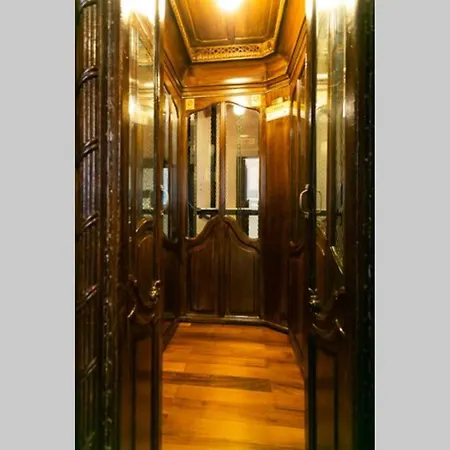 Stunning Bosphorus View & Historical By Deniz Suites Apartment Istanbul
