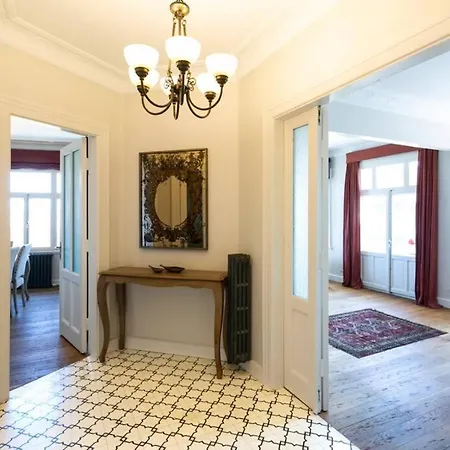 Stunning Bosphorus View & Historical By Deniz Suites
