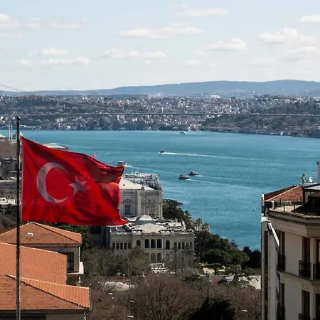 Stunning Bosphorus View & Historical By Deniz Suites Apartment Istanbul